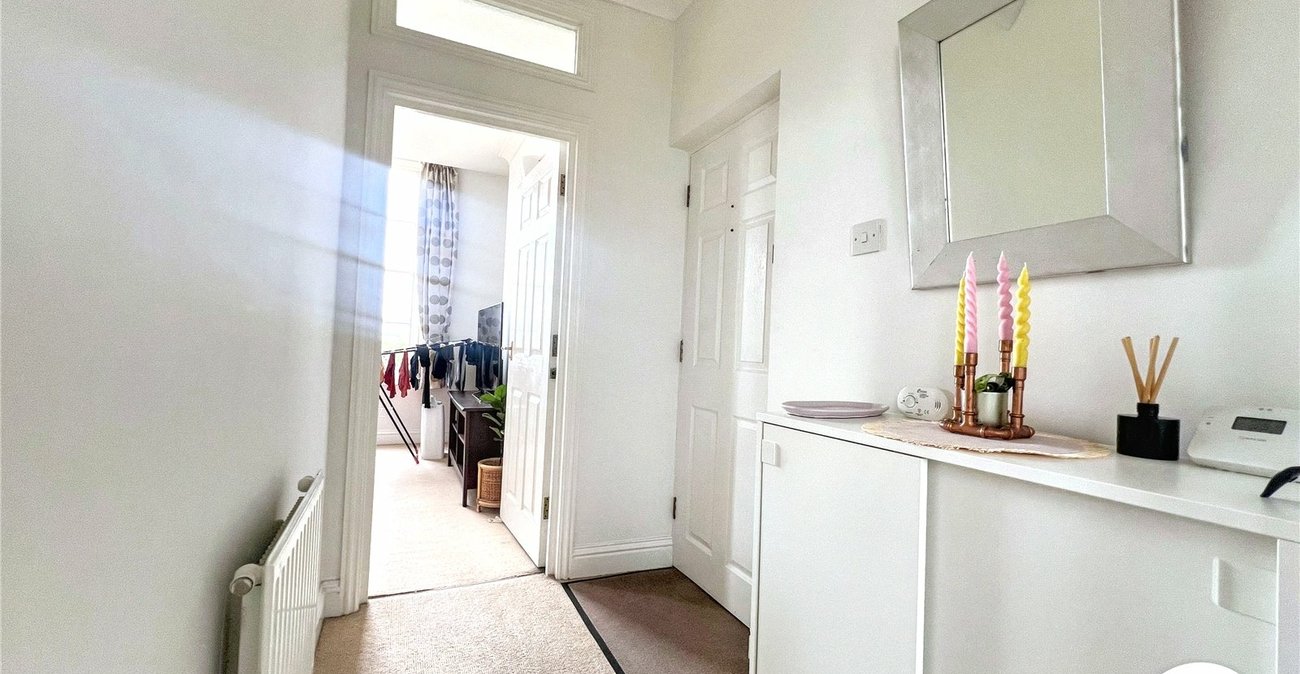 1 bedroom property for sale in 1-4 New Road Avenue | Robinson Michael & Jackson