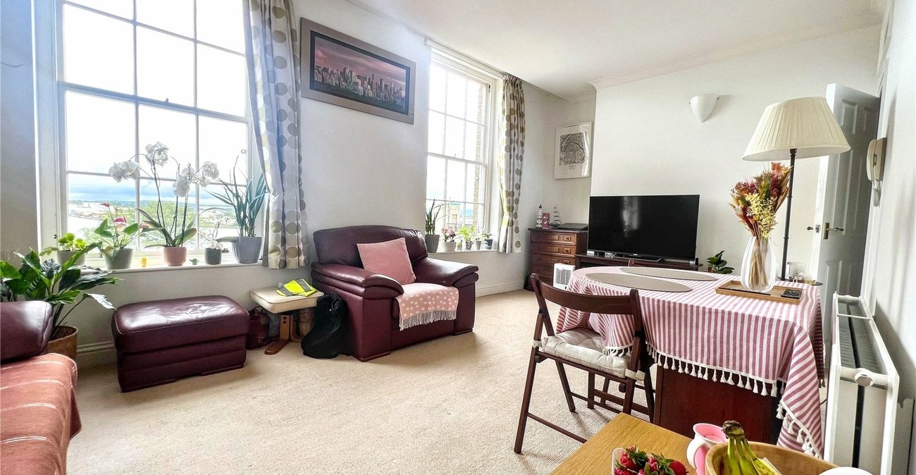 1 bedroom property for sale in 1-4 New Road Avenue | Robinson Michael & Jackson