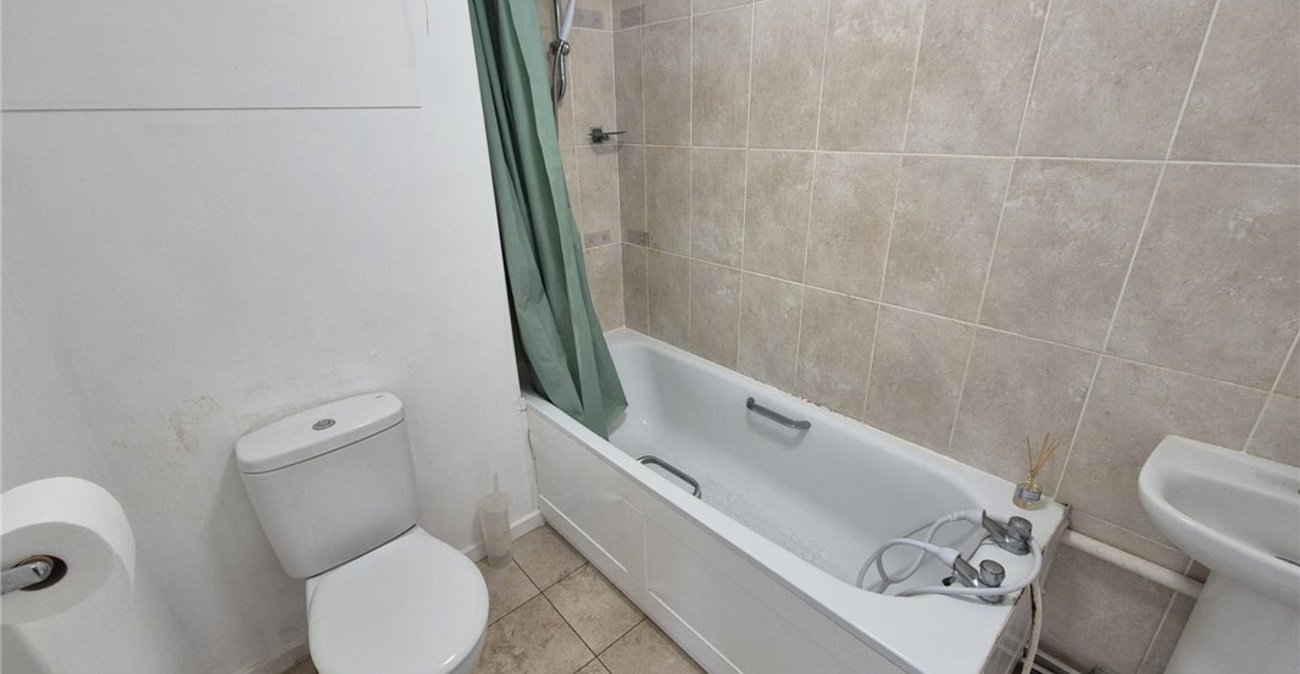 1 bedroom property for sale in Orpington | Robinson Jackson