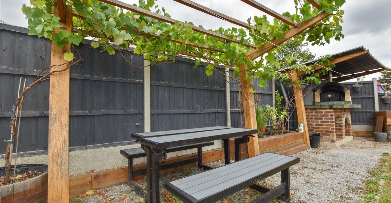 2 bedroom property for sale in Bexleyheath | Robinson Jackson