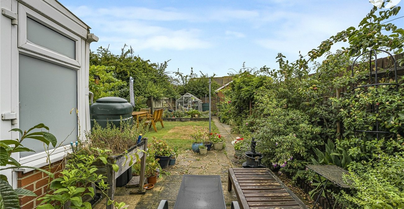 3 bedroom house for sale in London | Robinson Jackson