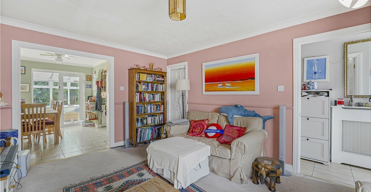 3 bedroom house for sale in London | Robinson Jackson