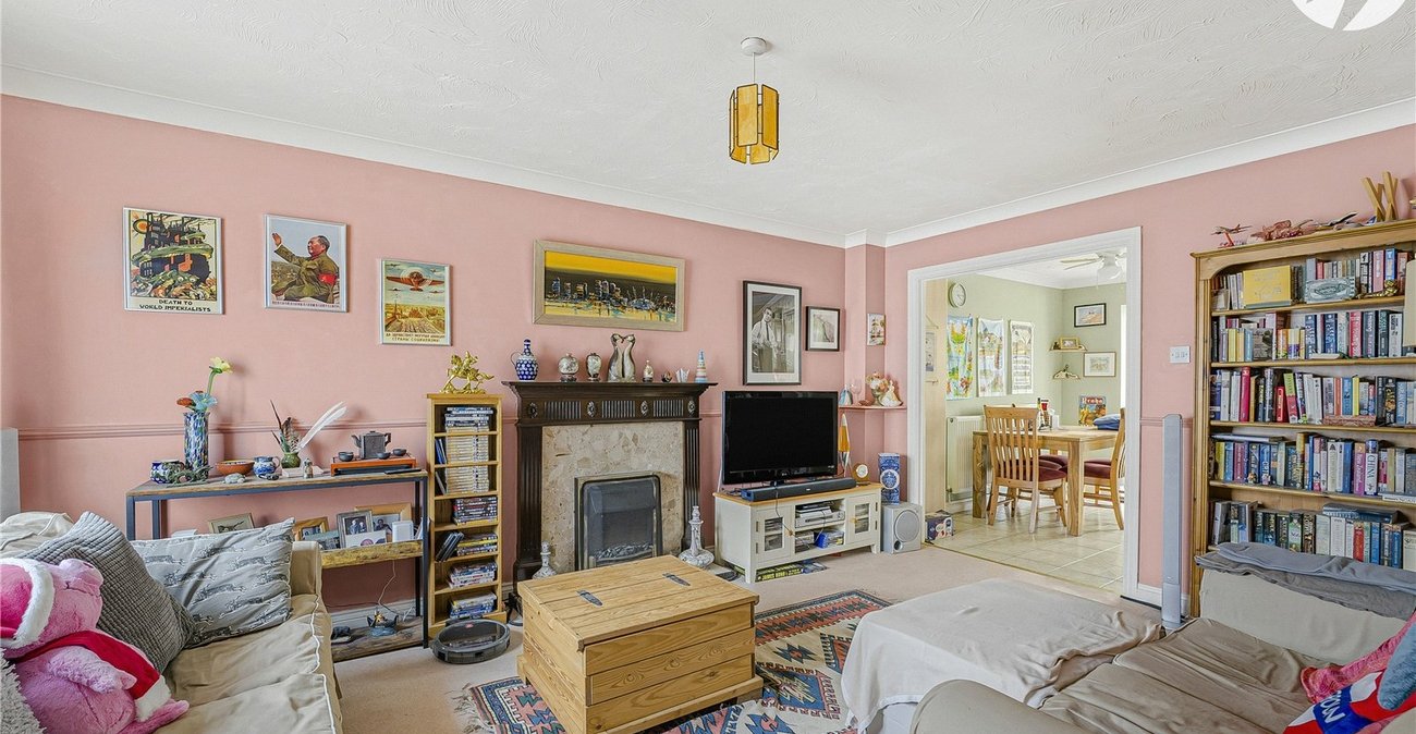 3 bedroom house for sale in London | Robinson Jackson