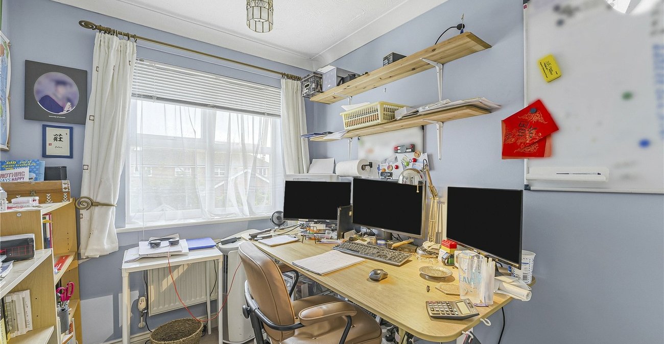 3 bedroom house for sale in London | Robinson Jackson