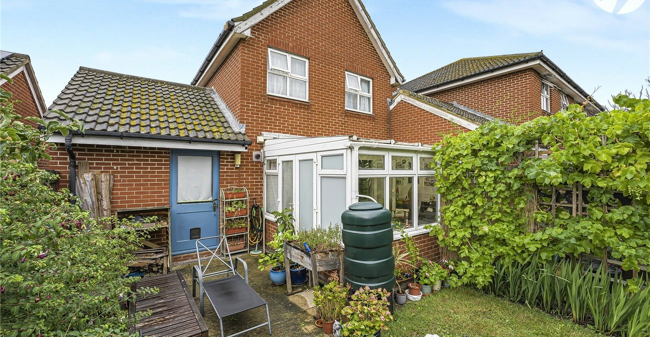 3 bedroom house for sale in London | Robinson Jackson