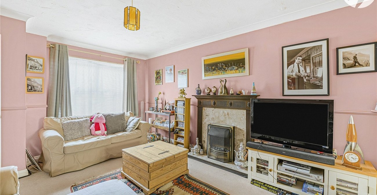 3 bedroom house for sale in London | Robinson Jackson