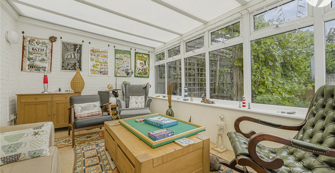 3 bedroom house for sale in London | Robinson Jackson