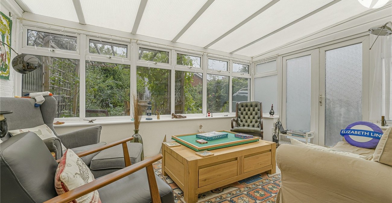 3 bedroom house for sale in London | Robinson Jackson