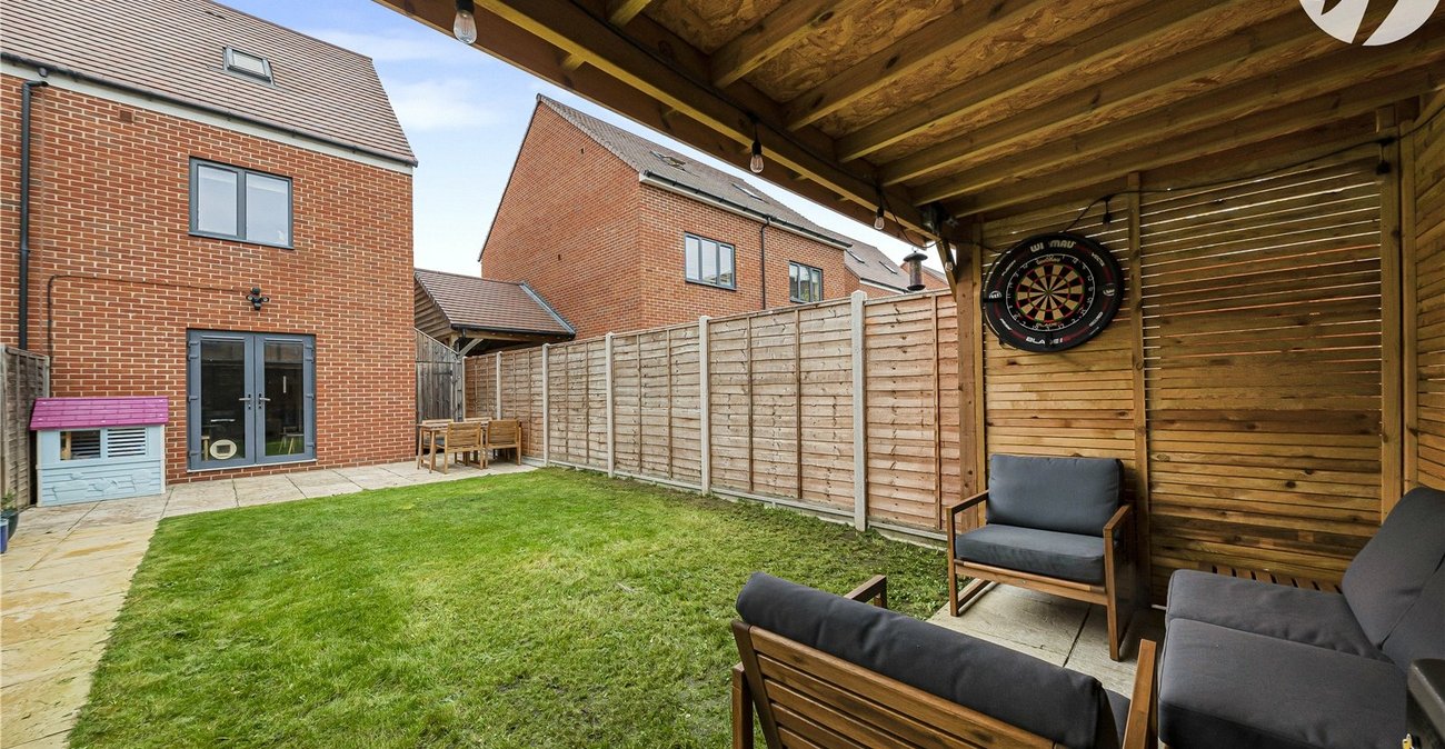 3 bedroom property for sale in Castle Hill | Robinson Jackson