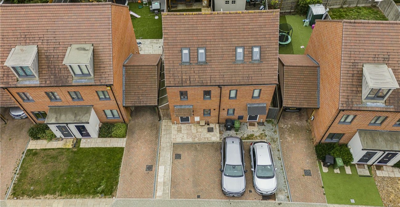 3 bedroom property for sale in Castle Hill | Robinson Jackson