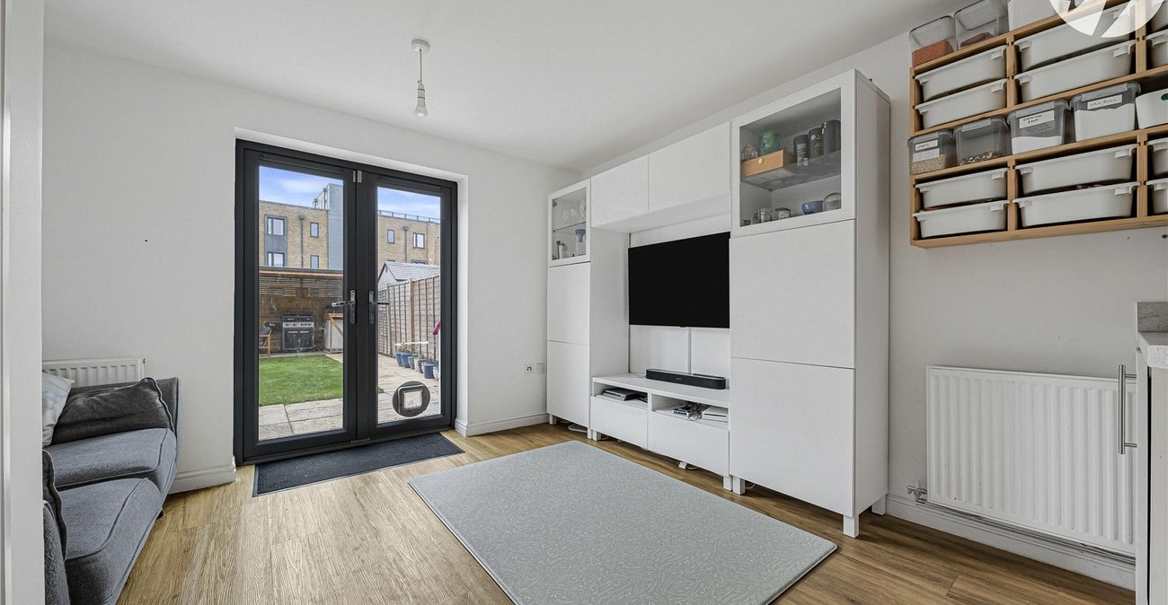 3 bedroom property for sale in Castle Hill | Robinson Jackson