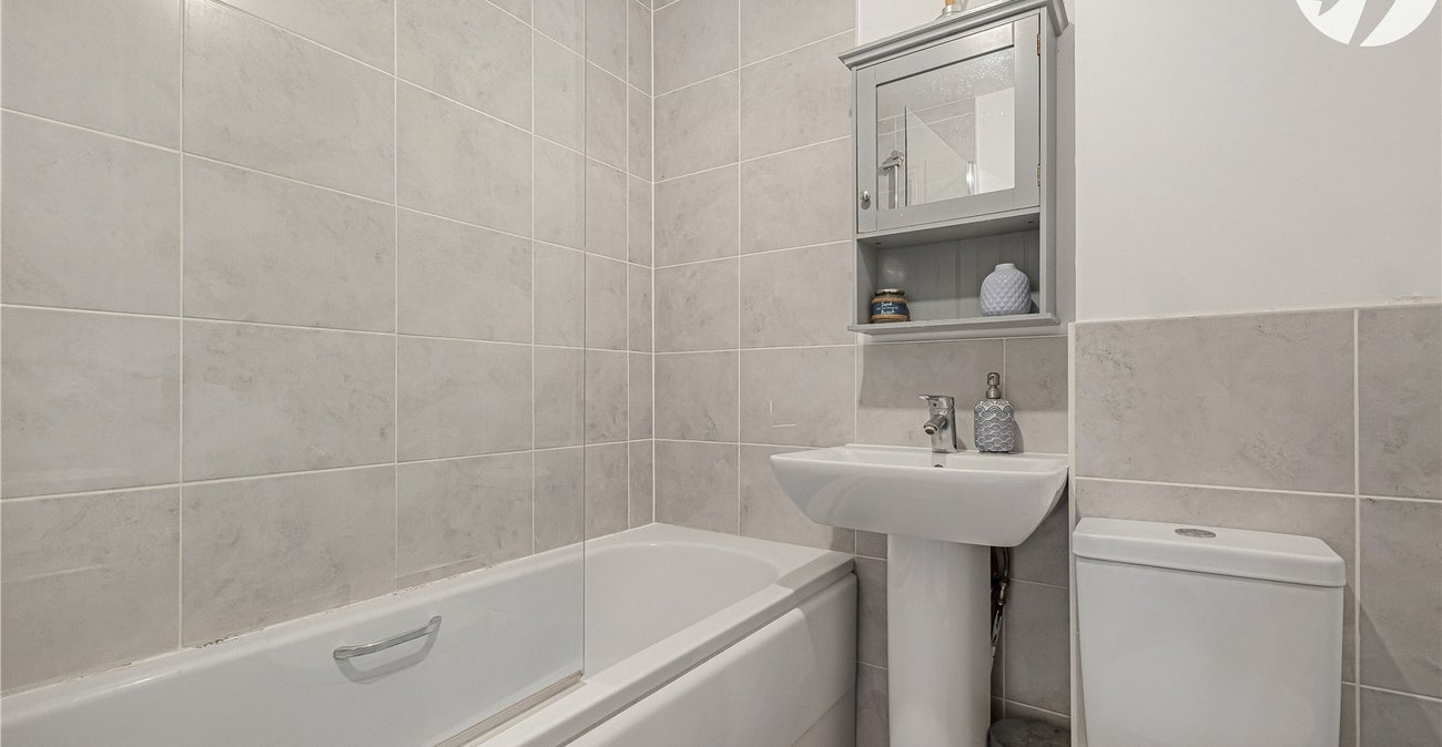 3 bedroom property for sale in Castle Hill | Robinson Jackson