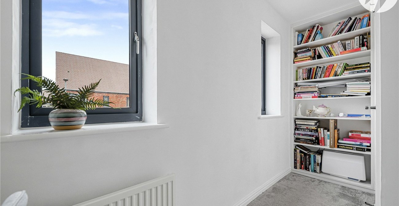 3 bedroom property for sale in Castle Hill | Robinson Jackson