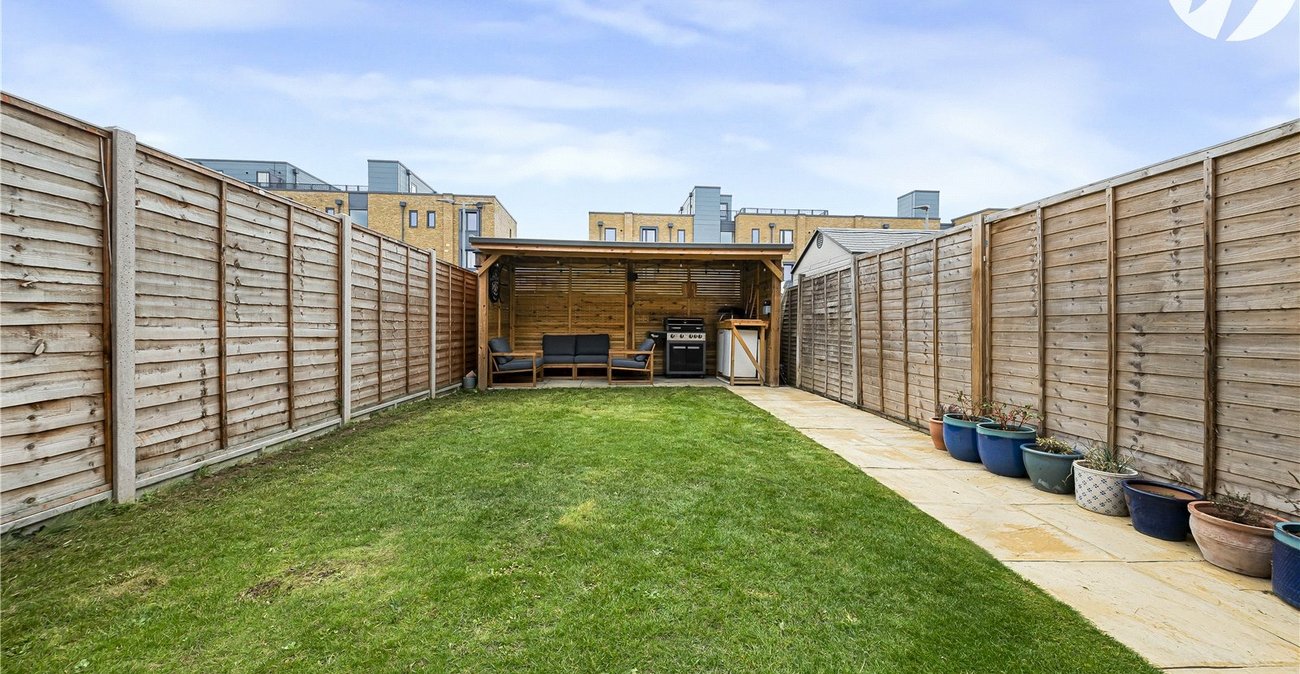 3 bedroom property for sale in Castle Hill | Robinson Jackson