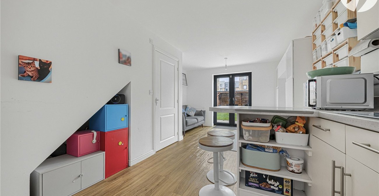 3 bedroom property for sale in Castle Hill | Robinson Jackson