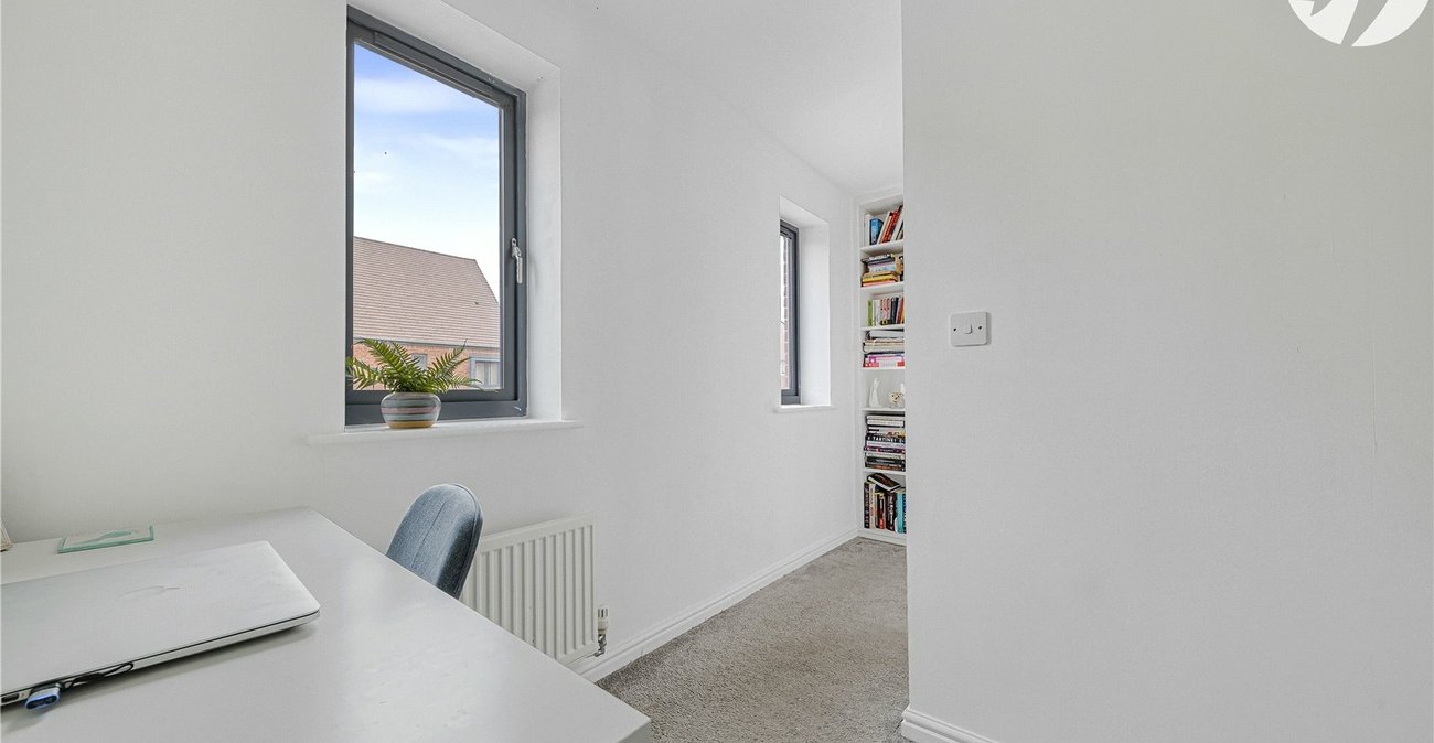 3 bedroom property for sale in Castle Hill | Robinson Jackson