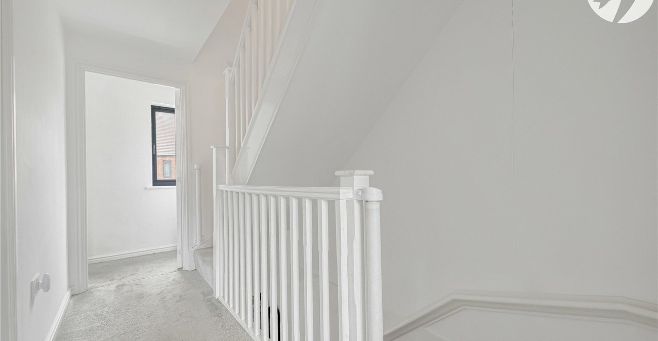 3 bedroom property for sale in Castle Hill | Robinson Jackson