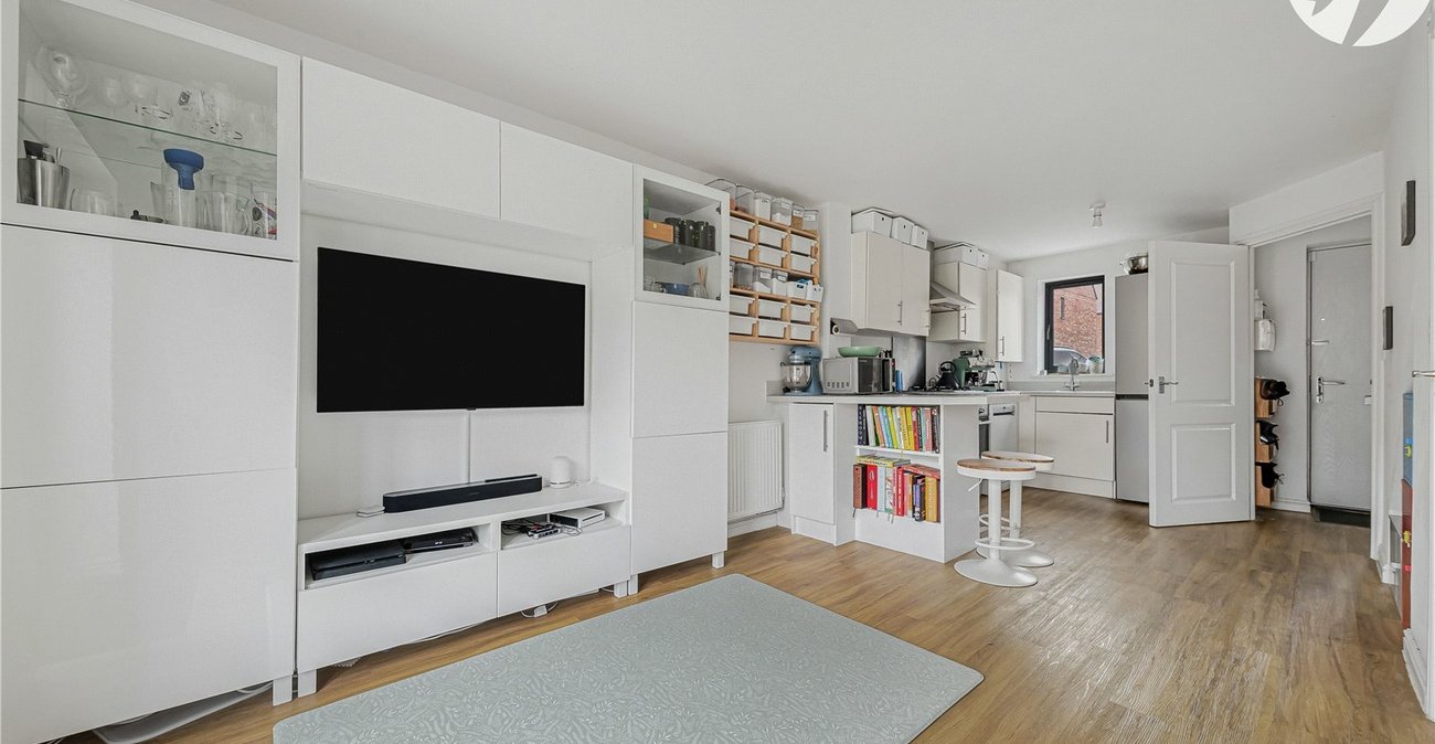 3 bedroom property for sale in Castle Hill | Robinson Jackson