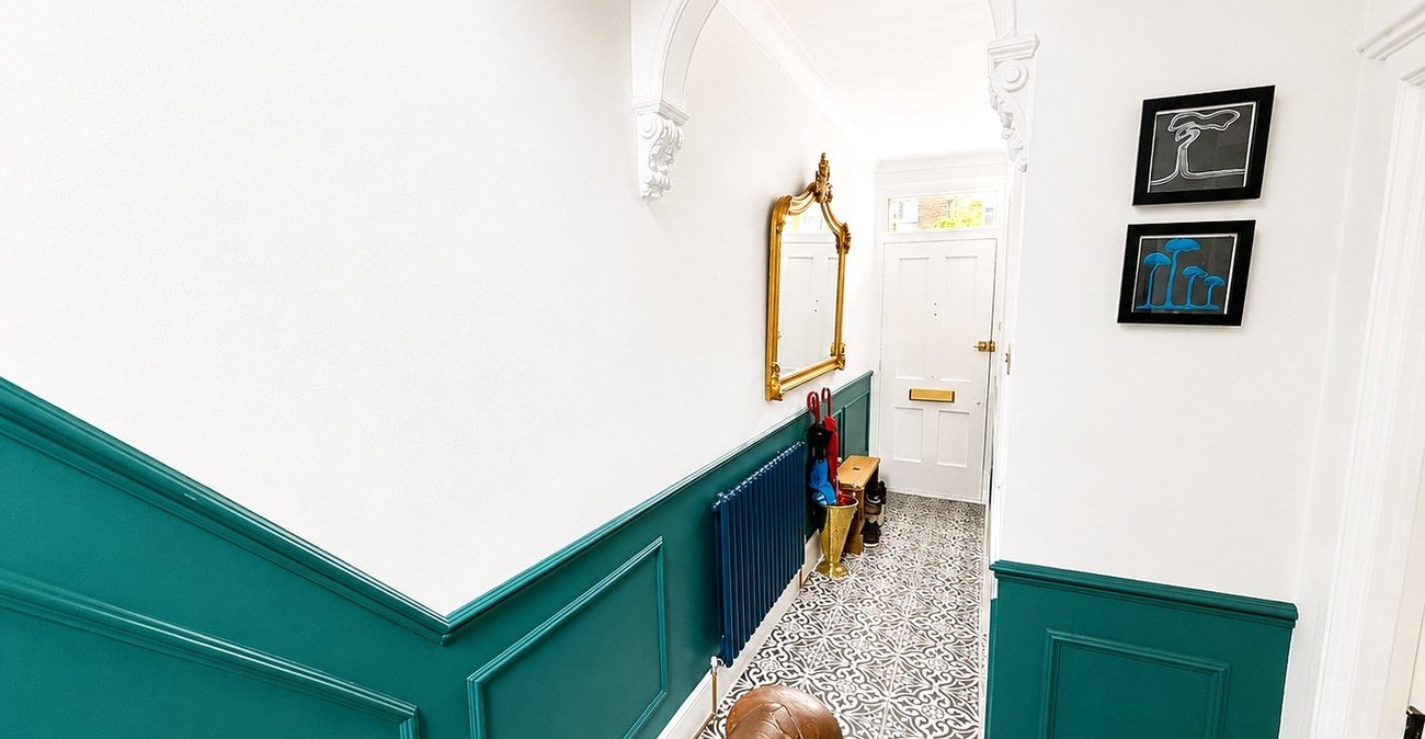 3 bedroom house for sale in London | Robinson Jackson