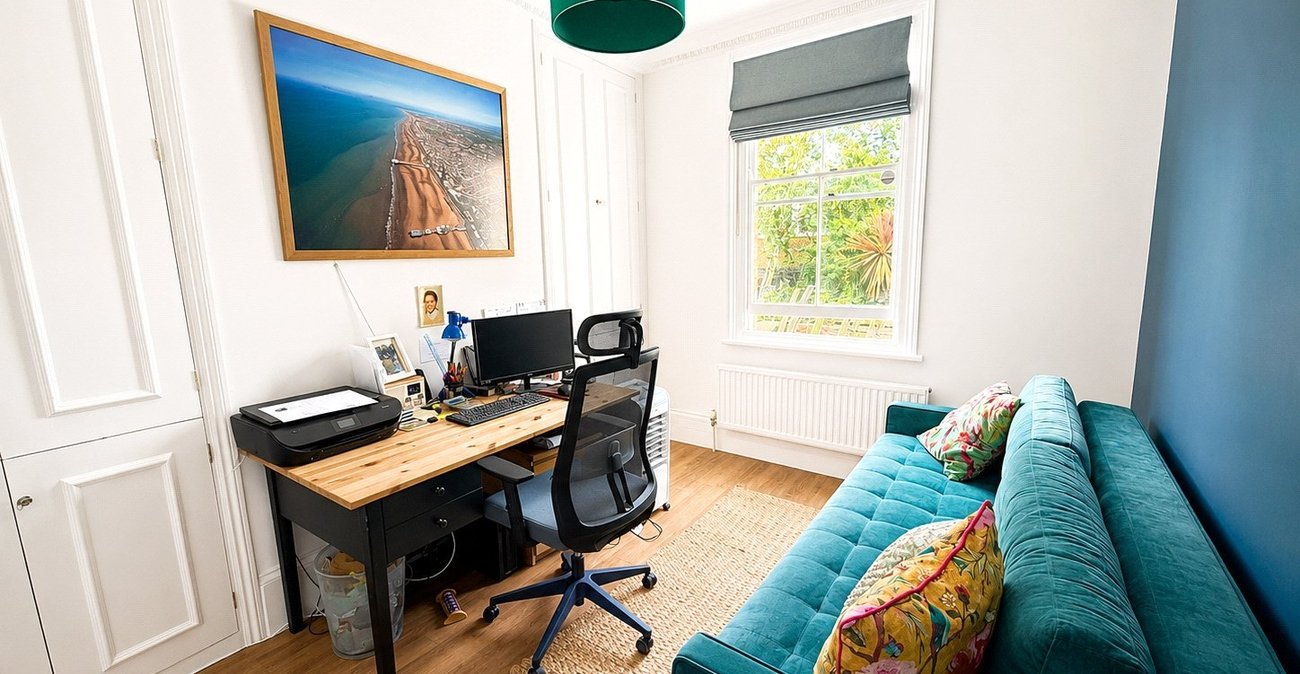 3 bedroom house for sale in London | Robinson Jackson