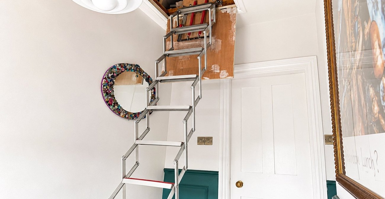 3 bedroom house for sale in London | Robinson Jackson