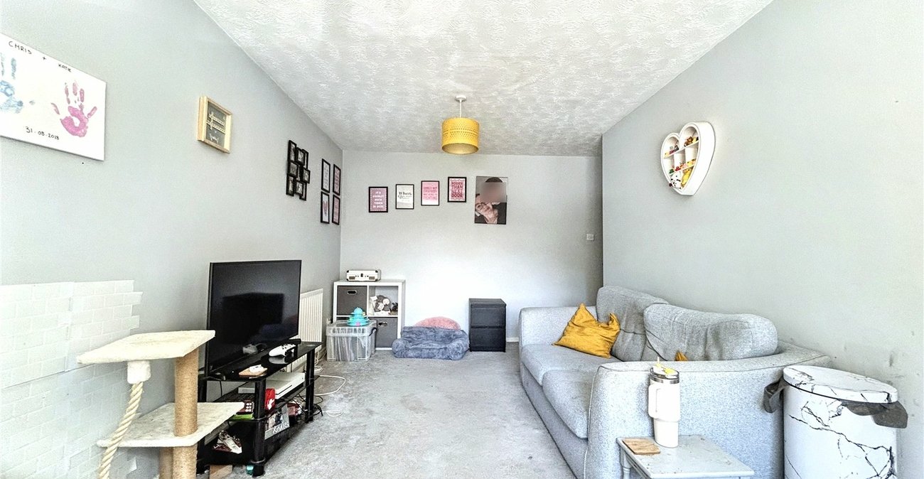 1 bedroom property for sale in Rainham | Robinson Michael & Jackson