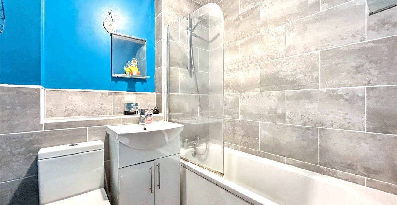 1 bedroom property for sale in Rainham | Robinson Michael & Jackson