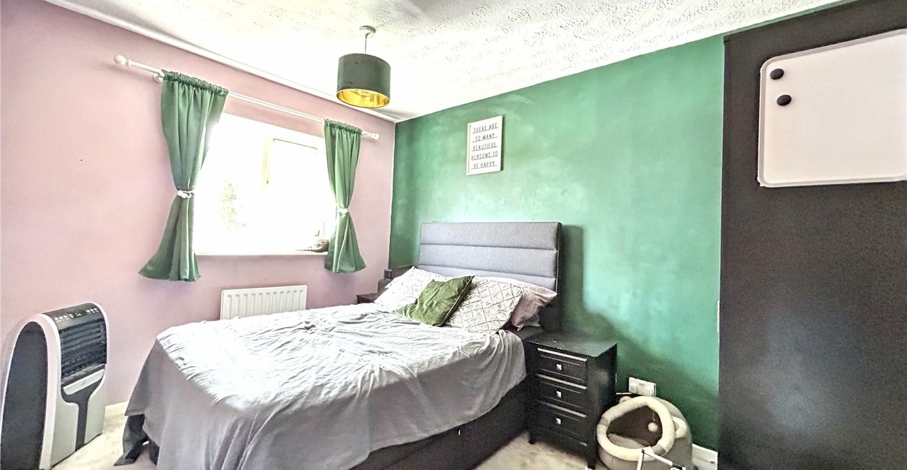 1 bedroom property for sale in Rainham | Robinson Michael & Jackson