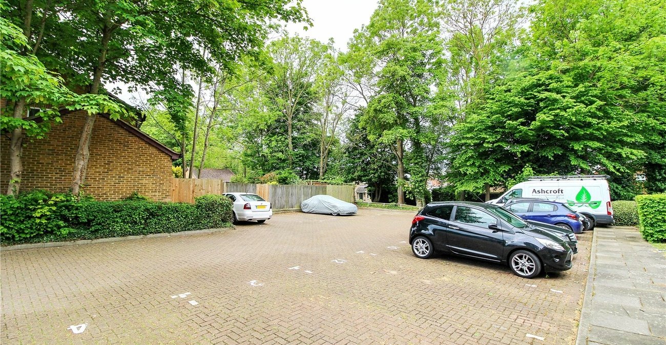 1 bedroom property for sale in Rainham | Robinson Michael & Jackson