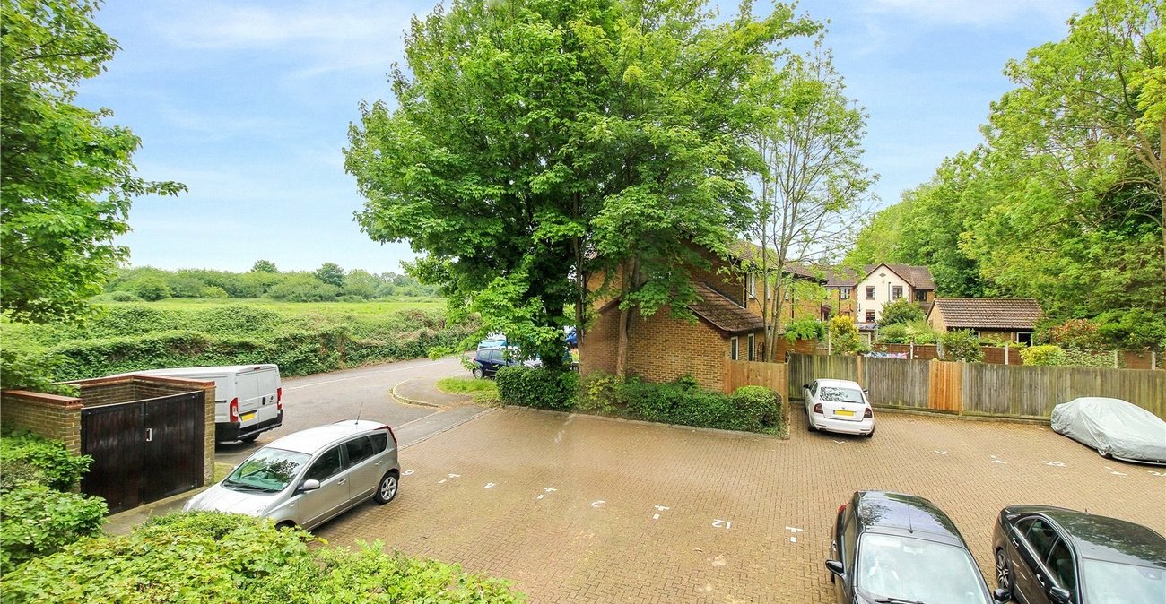 1 bedroom property for sale in Rainham | Robinson Michael & Jackson
