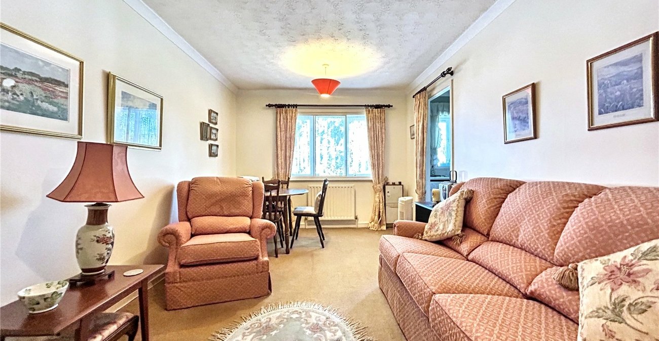1 bedroom property for sale in Rainham | Robinson Michael & Jackson