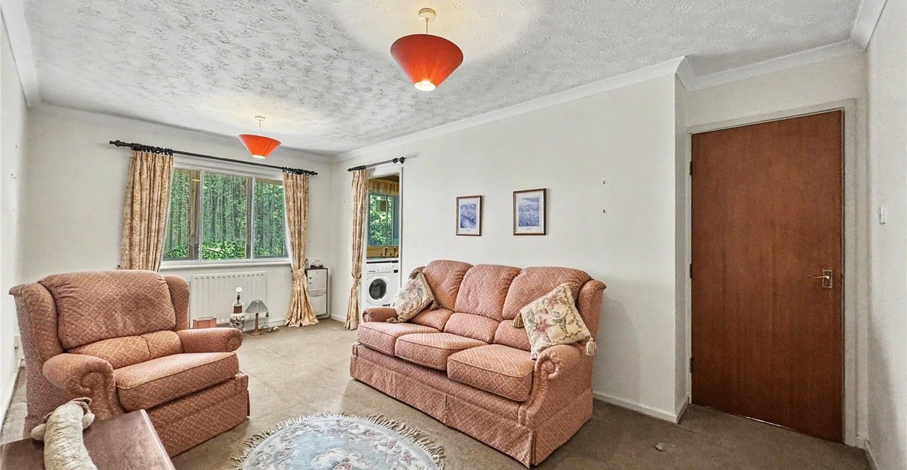 1 bedroom property for sale in Rainham | Robinson Michael & Jackson