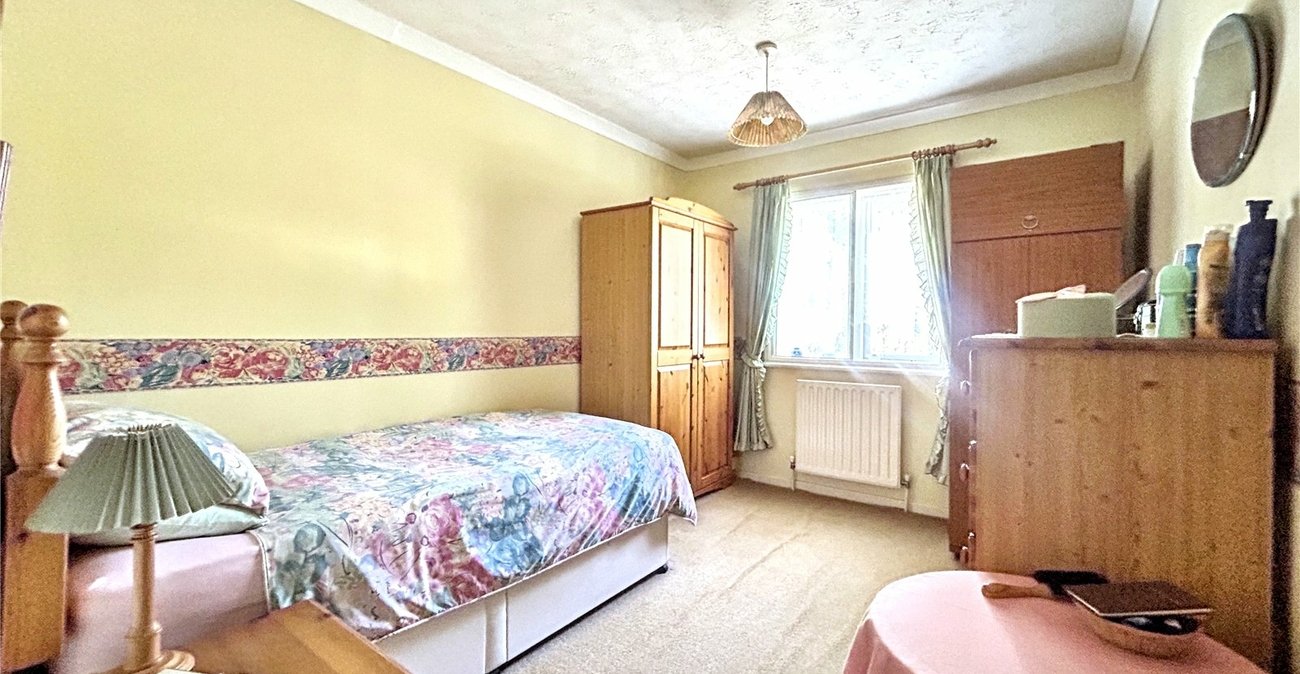 1 bedroom property for sale in Rainham | Robinson Michael & Jackson