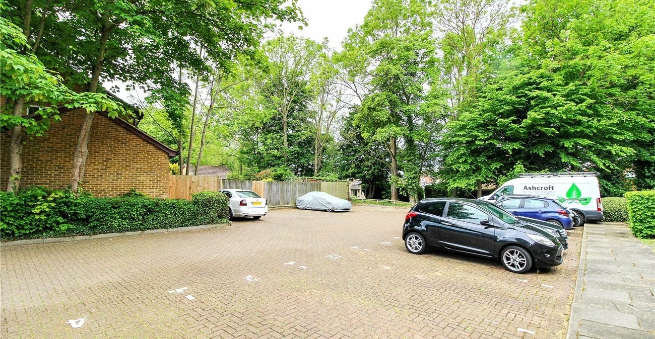 1 bedroom property for sale in Rainham | Robinson Michael & Jackson