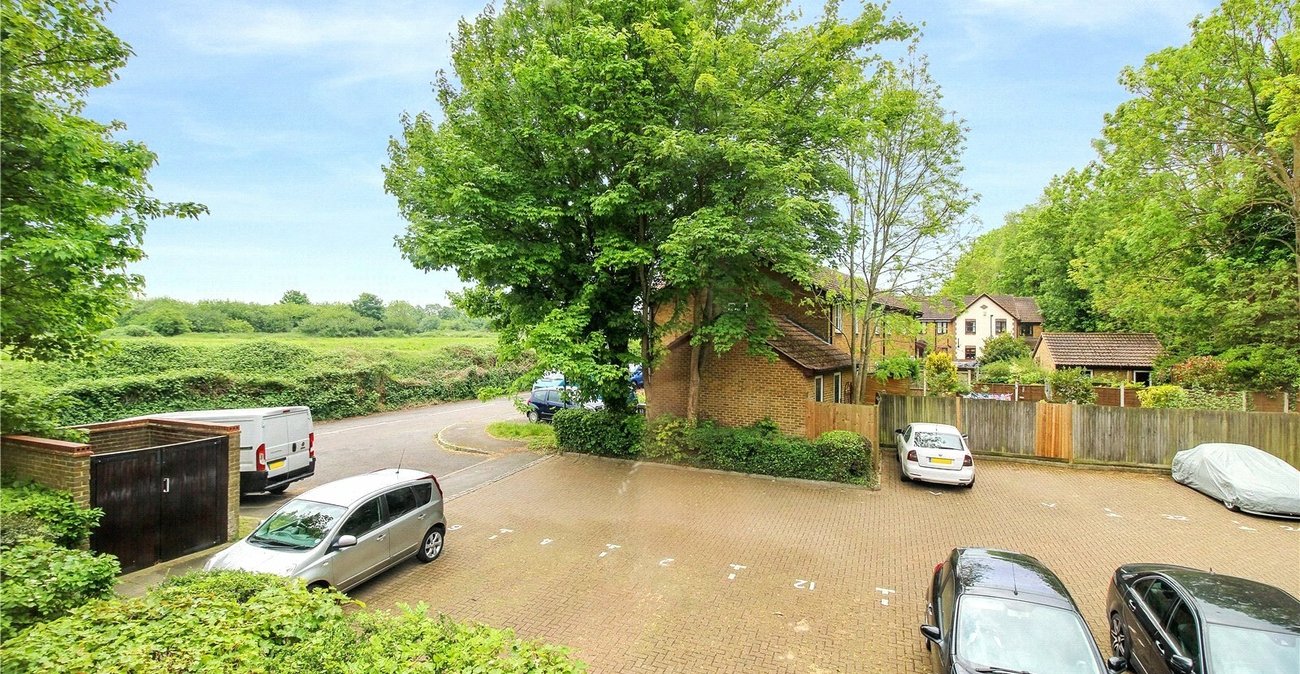 1 bedroom property for sale in Rainham | Robinson Michael & Jackson