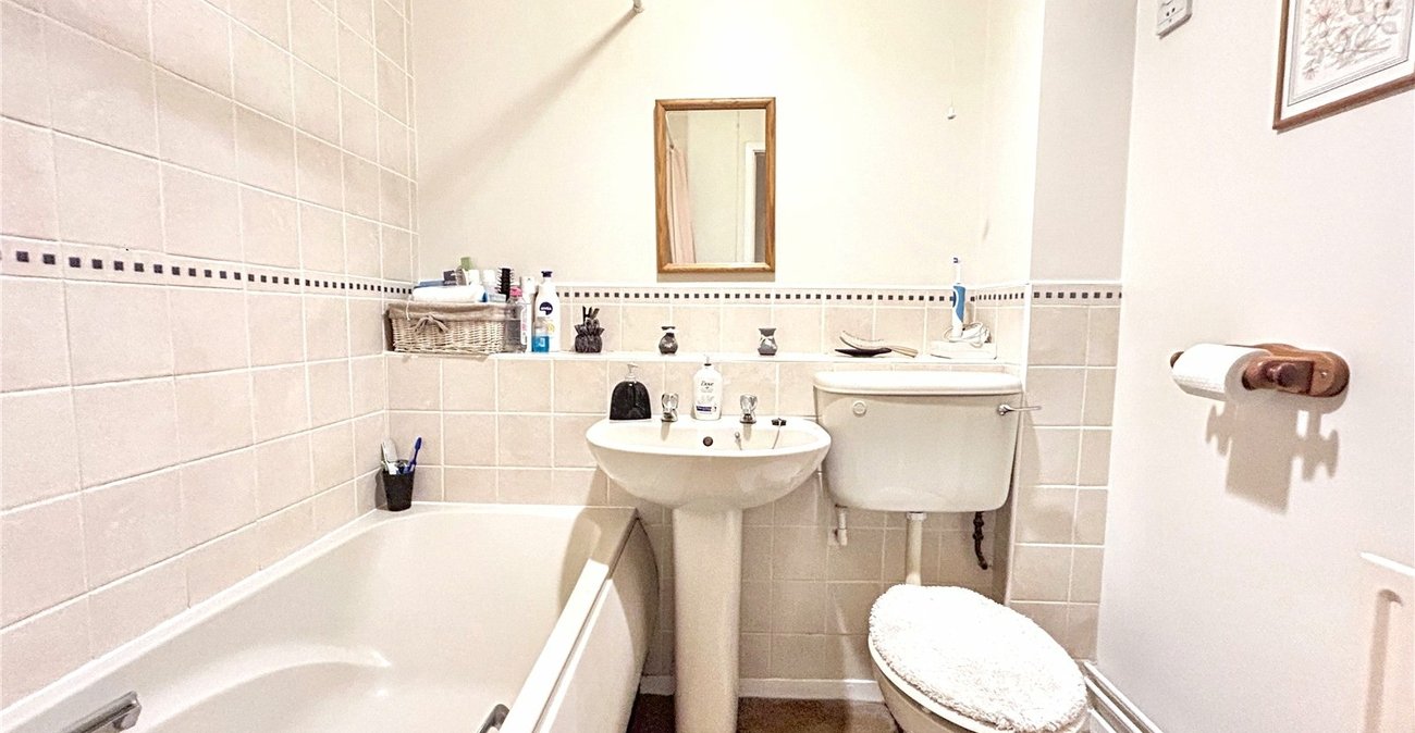 1 bedroom property for sale in Rainham | Robinson Michael & Jackson