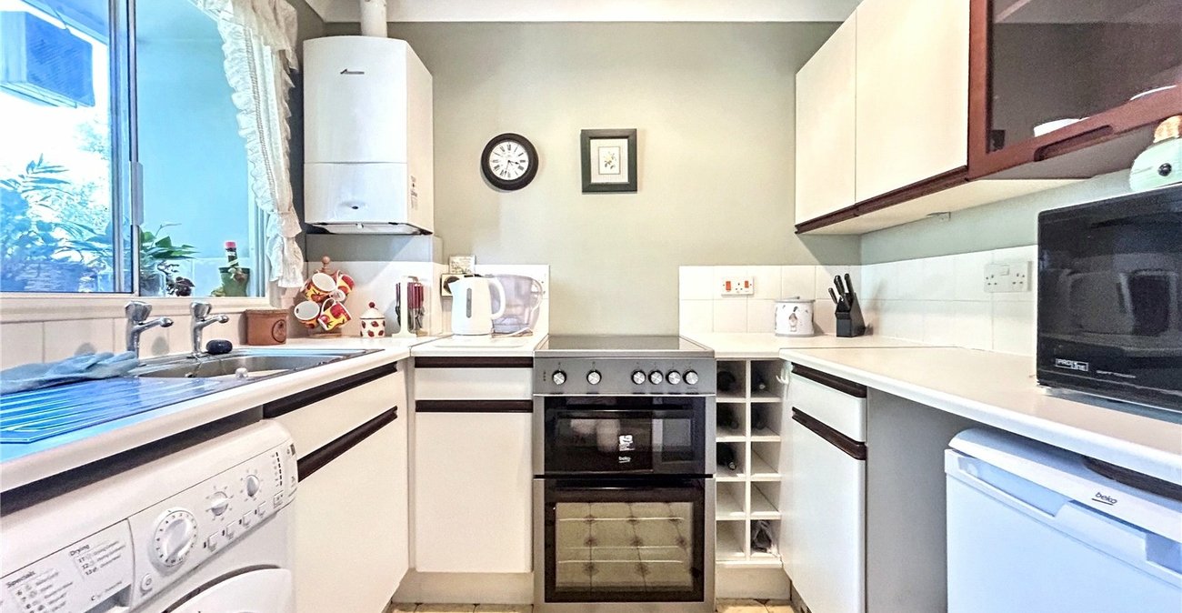 1 bedroom property for sale in Rainham | Robinson Michael & Jackson