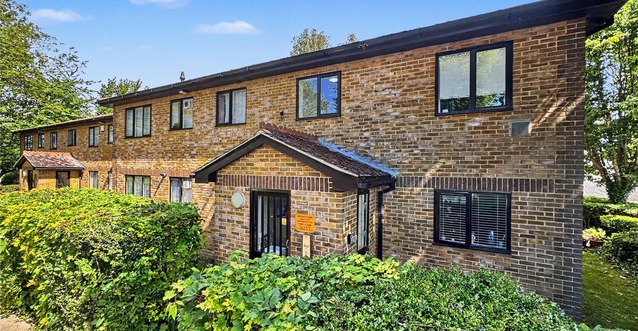 1 bedroom property for sale in Rainham | Robinson Michael & Jackson