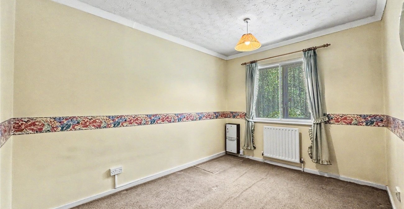 1 bedroom property for sale in Rainham | Robinson Michael & Jackson