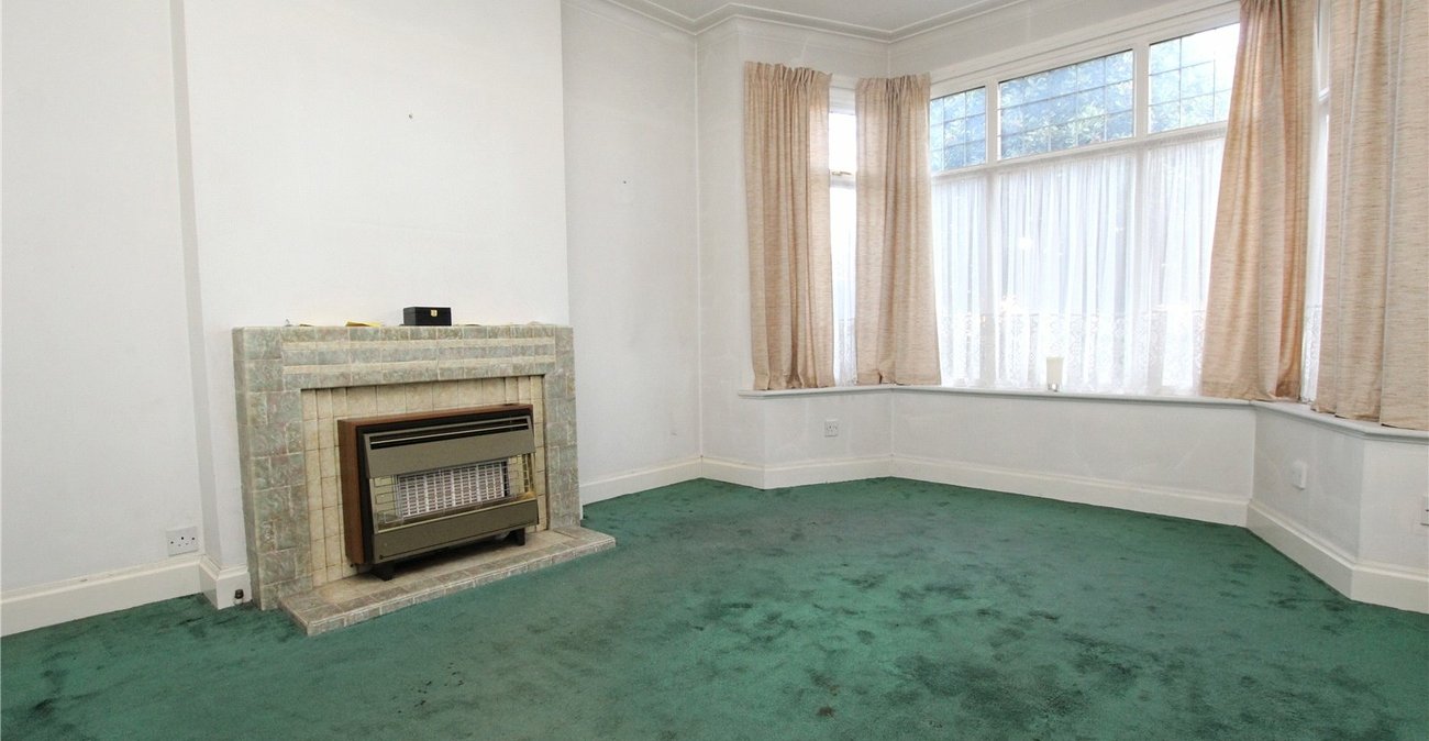 3 bedroom house for sale in Shooters Hill | Robinson Jackson