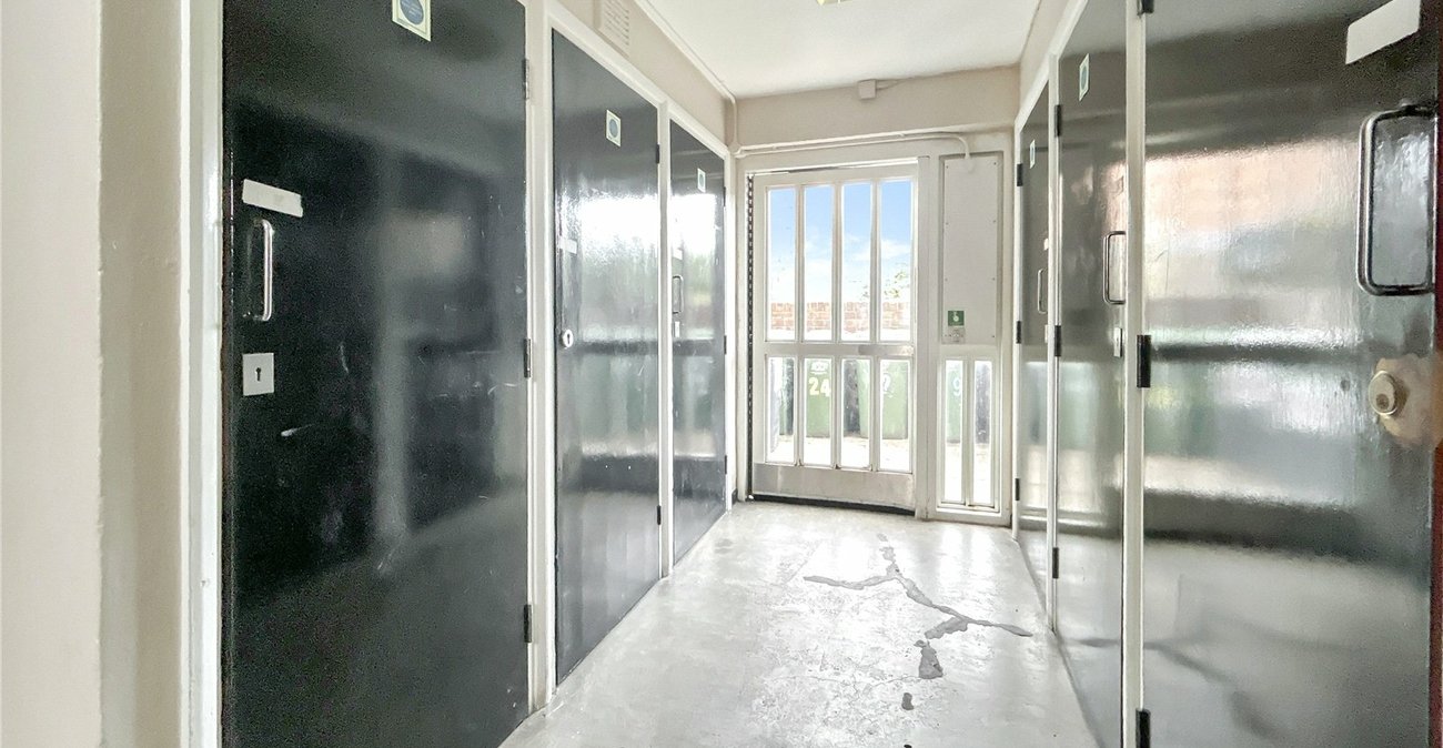 2 bedroom property for sale in Sidcup | Robinson Jackson