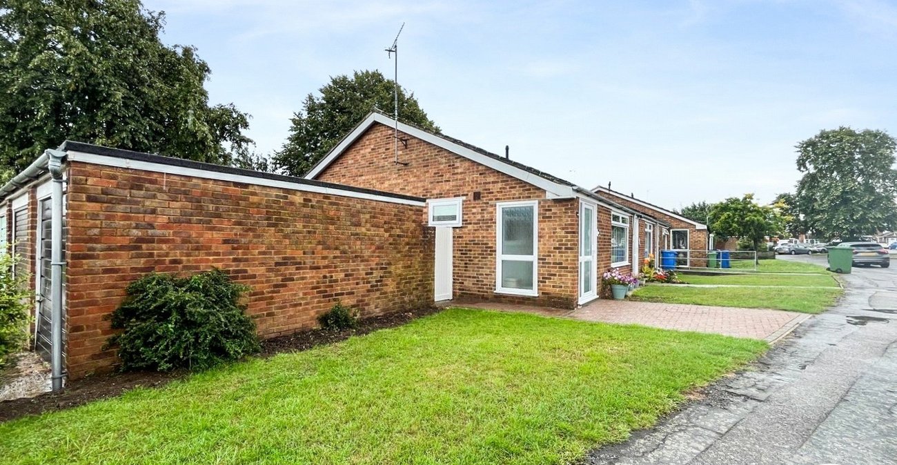 2 bedroom bungalow for sale in Sittingbourne | Robinson Michael & Jackson