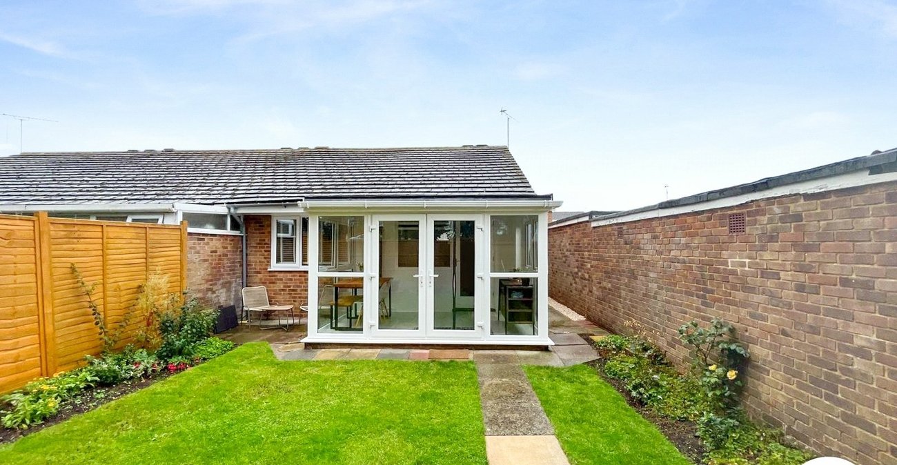 2 bedroom bungalow for sale in Sittingbourne | Robinson Michael & Jackson