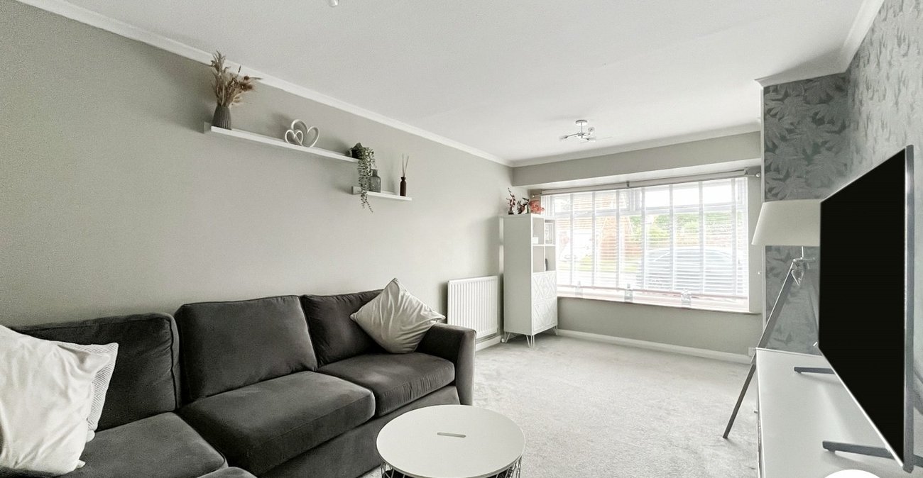 2 bedroom bungalow for sale in Sittingbourne | Robinson Michael & Jackson