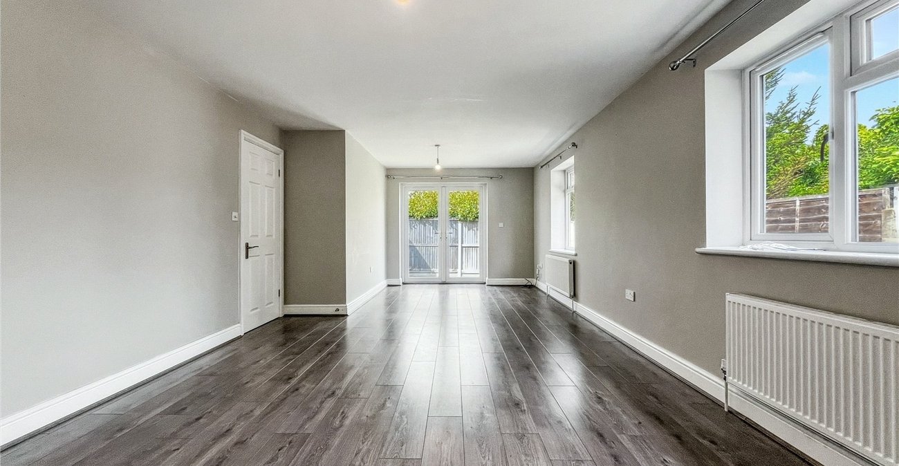 2 bedroom property for sale in Gillingham | Robinson Michael & Jackson