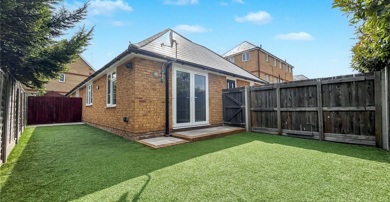 2 bedroom property for sale in Gillingham | Robinson Michael & Jackson