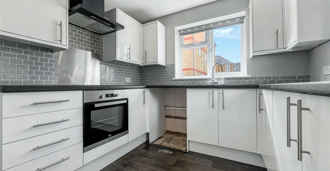 2 bedroom property for sale in Gillingham | Robinson Michael & Jackson
