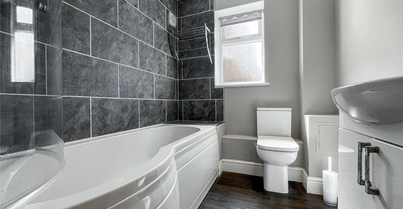 2 bedroom property for sale in Gillingham | Robinson Michael & Jackson