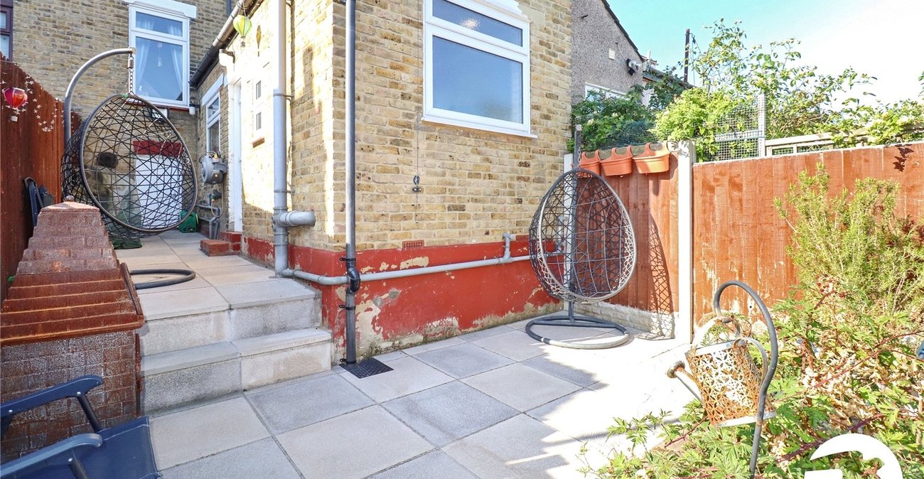 2 bedroom house for sale in Belvedere | Robinson Jackson