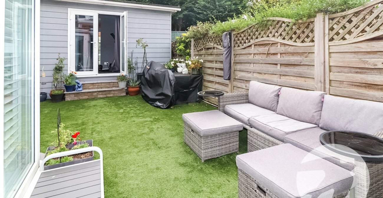 5 bedroom house for sale in Erith | Robinson Jackson